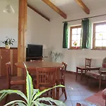 Hotelovy A Jezdecky Areal Dvur Krutěnice