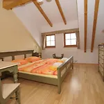 Hotelovy A Jezdecky Areal Dvur