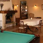 ホテル Hotelovy A Jezdecky Areal Dvur Krutěnice