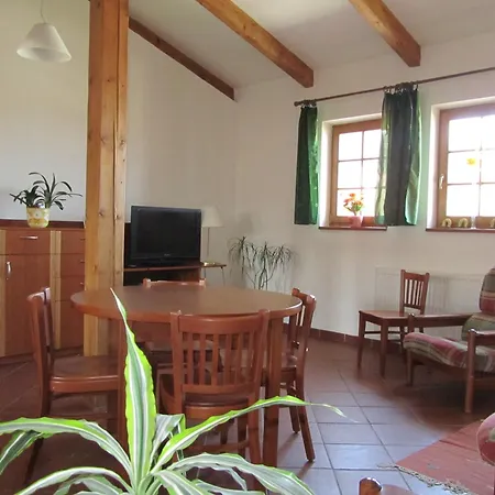Hotelový A Jezdecký Areál Dvůr Krutenice