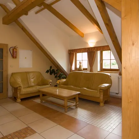 Hotel Hotelovy A Jezdecky Areal Dvur Krutenice