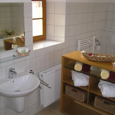 Hotel Hotelovy A Jezdecky Areal Dvur 4*