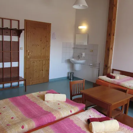 Hotelovy A Jezdecky Areal Dvur ホテル 4*