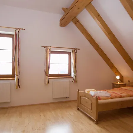 Hotel Hotelovy A Jezdecky Areal Dvur