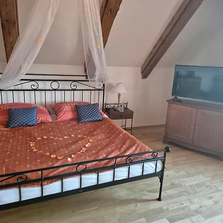 Hotelovy A Jezdecky Areal Dvur Hotel