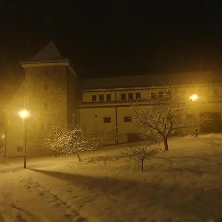 Hotel Hotelovy A Jezdecky Areal Dvur Krutenice