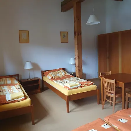 Hotel Hotelovy A Jezdecky Areal Dvur
