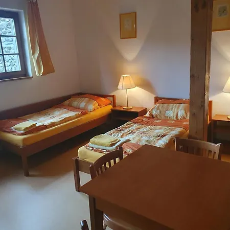 Hotelovy A Jezdecky Areal Dvur Hotel