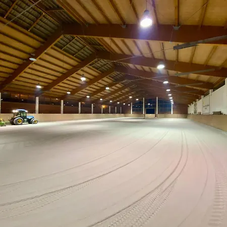 Hotelový A Jezdecký Areál Dvůr Hotel Krutenice