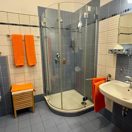 Hotelový A Jezdecký Areál Dvůr Krutenice