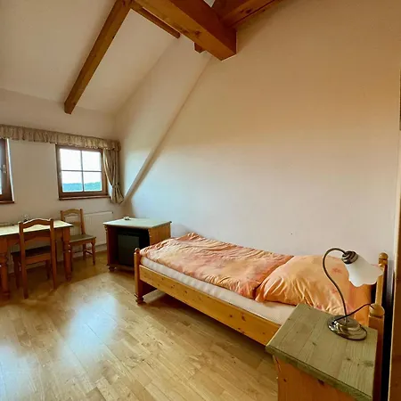 Hotelový A Jezdecký Areál Dvůr Hotel Krutenice