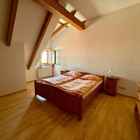 Hotelovy A Jezdecky Areal Dvur ホテル 4*