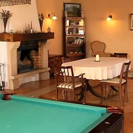 Hotelovy A Jezdecky Areal Dvur Hotel Krutenice
