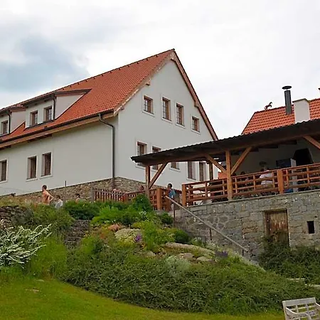 Hotelovy A Jezdecky Areal Dvur 4* Krutenice