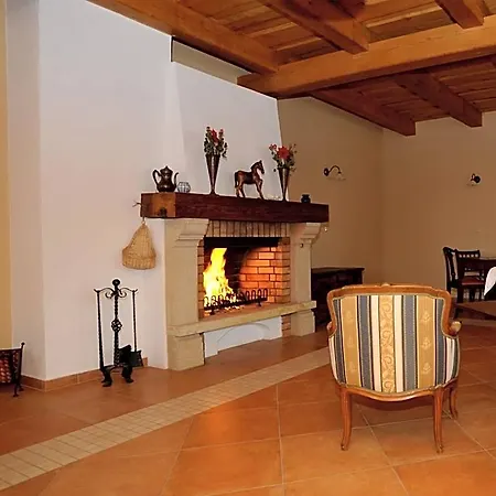 Hotelovy A Jezdecky Areal Dvur Hotel