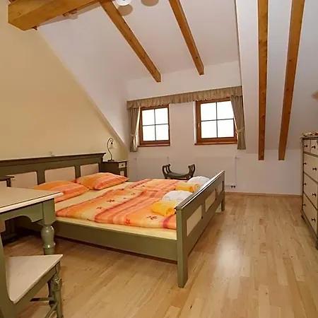Hotel Hotelovy A Jezdecky Areal Dvur 4*
