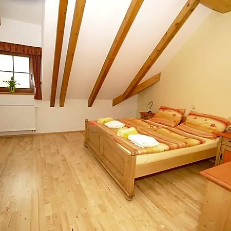 Hotelovy A Jezdecky Areal Dvur 4* Krutenice