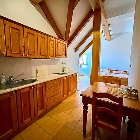 Hotelovy A Jezdecky Areal Dvur 4*