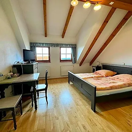 Hotel Hotelovy A Jezdecky Areal Dvur