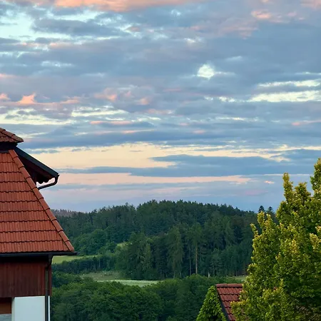 Hotelovy A Jezdecky Areal Dvur Krutěnice