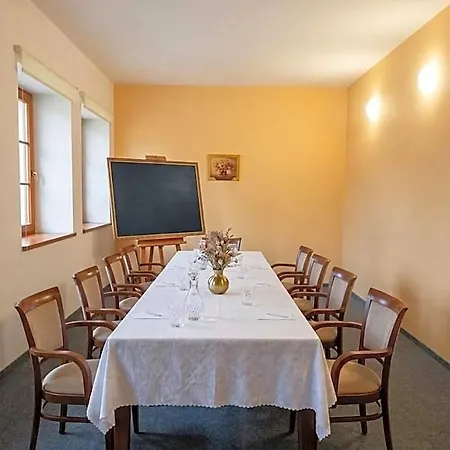 Hotel Hotelovy A Jezdecky Areal Dvur