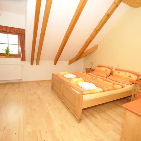 Hotelovy A Jezdecky Areal Dvur Hotel
