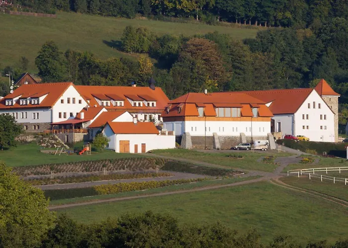 Hotel Hotelový A Jezdecký Areál Dvůr