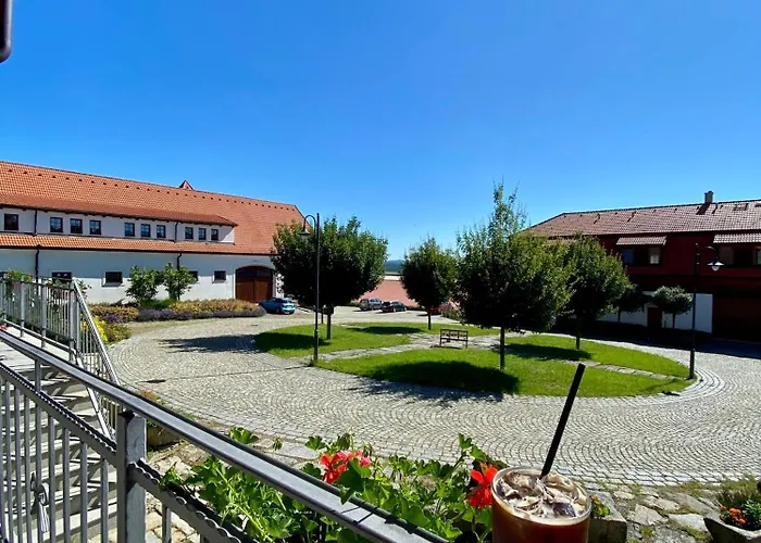 Hotel Hotelový A Jezdecký Areál Dvůr Krutenice