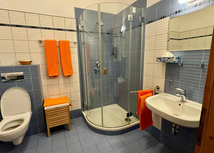 Hotelový A Jezdecký Areál Dvůr Krutenice