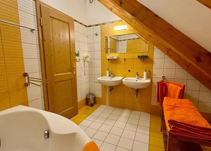 Hotel Hotelový A Jezdecký Areál Dvůr Krutenice