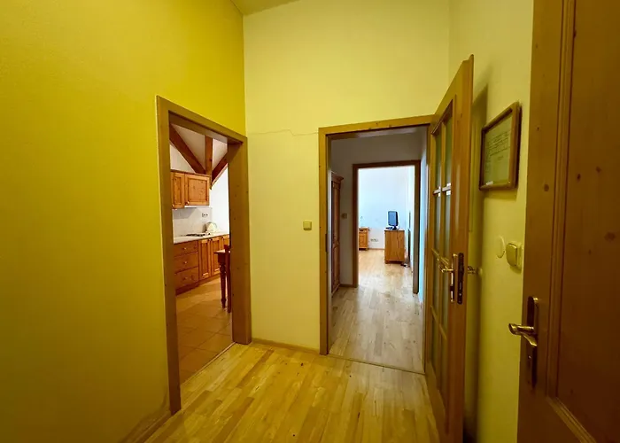 Hotelový A Jezdecký Areál Dvůr 4*