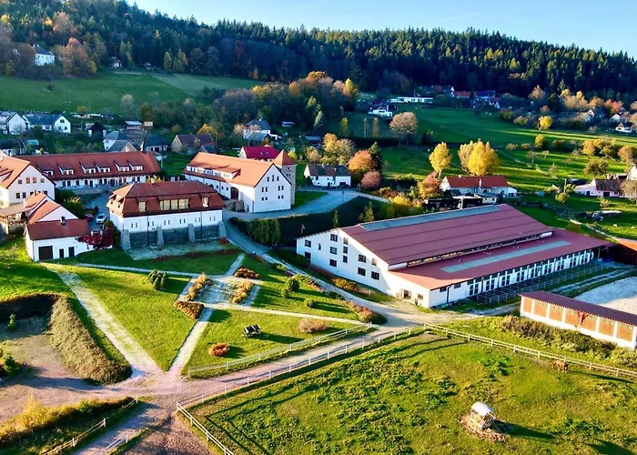 Hotel Hotelový A Jezdecký Areál Dvůr
