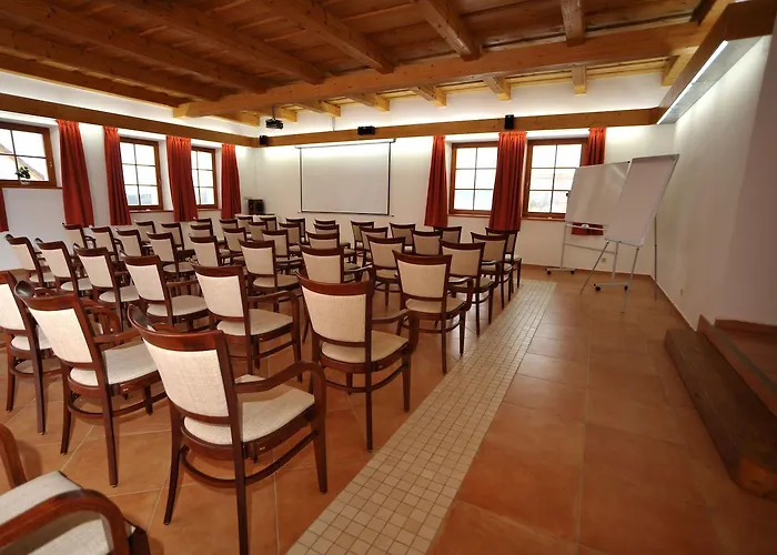 Hotelový A Jezdecký Areál Dvůr Hotel Krutenice