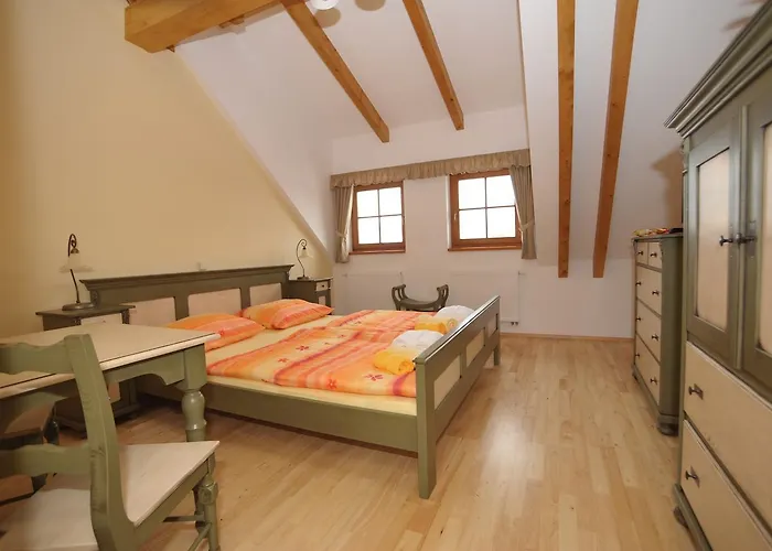 Hotelový A Jezdecký Areál Dvůr