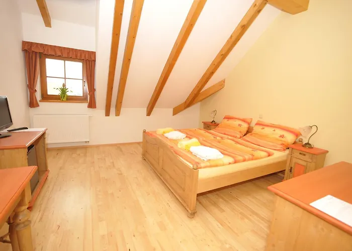 Hotelový A Jezdecký Areál Dvůr Hotel
